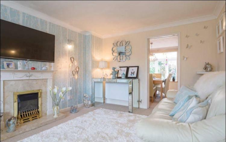 Comfy Private Room In Shared House CBG Екстериор снимка