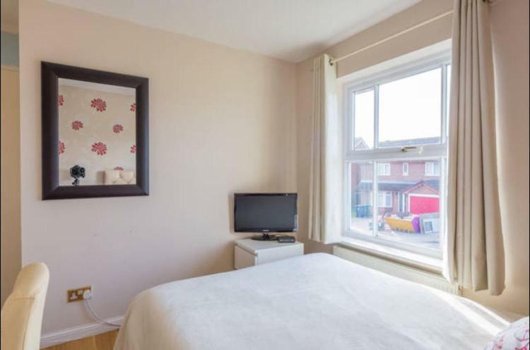 Comfy Private Room In Shared House CBG Екстериор снимка