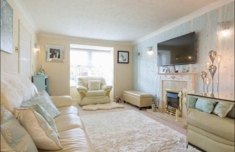 Comfy Private Room In Shared House CBG Екстериор снимка